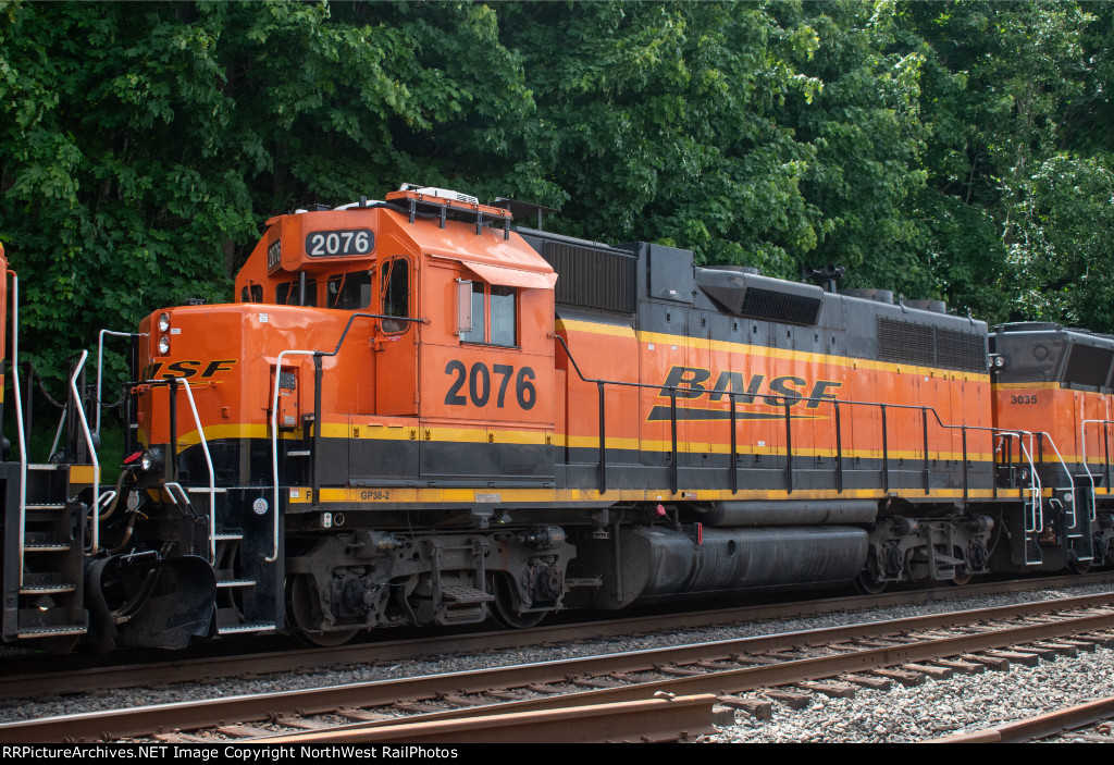 BNSF 2076